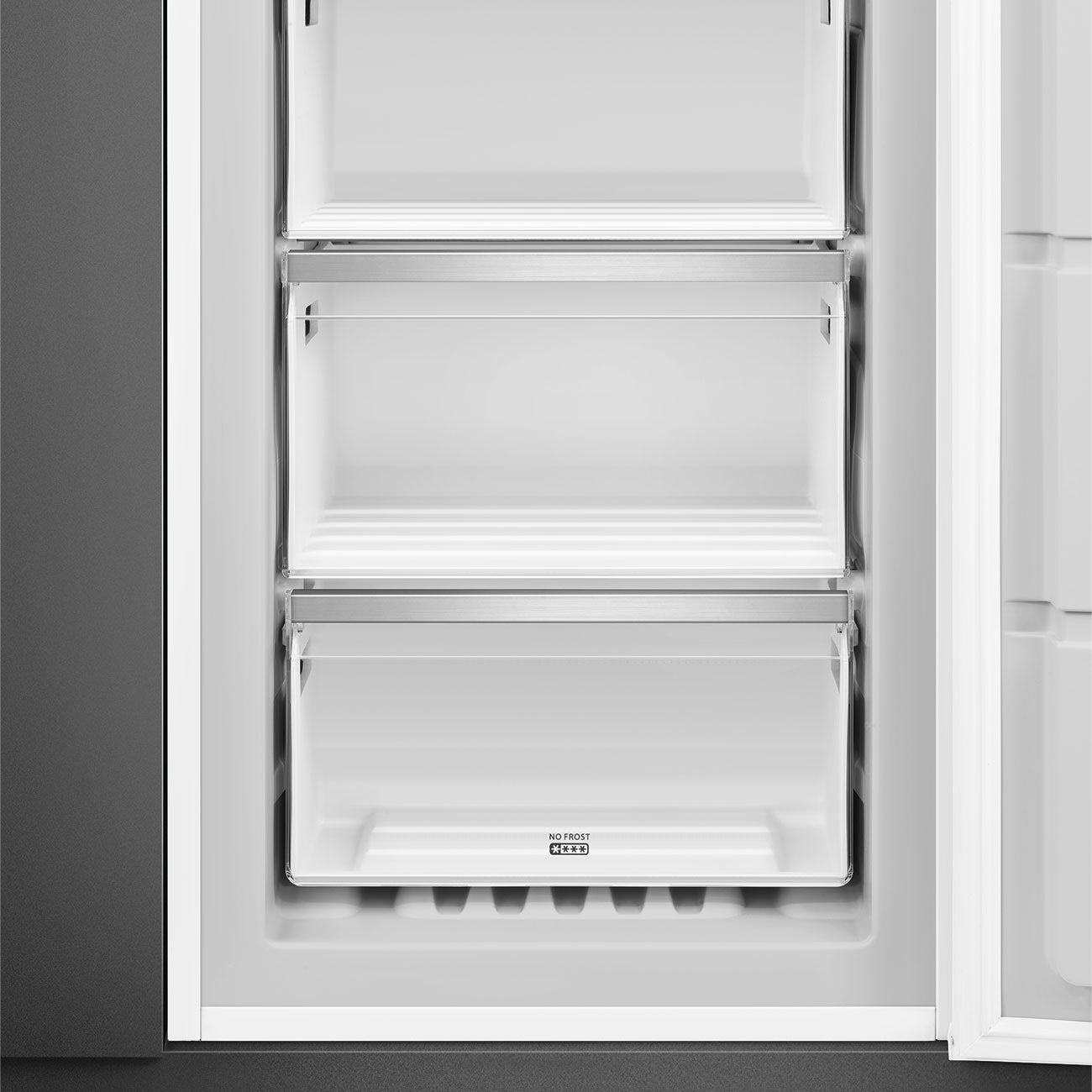 SMEG Built in Fridge, Upright Freezer, 240Lit, White