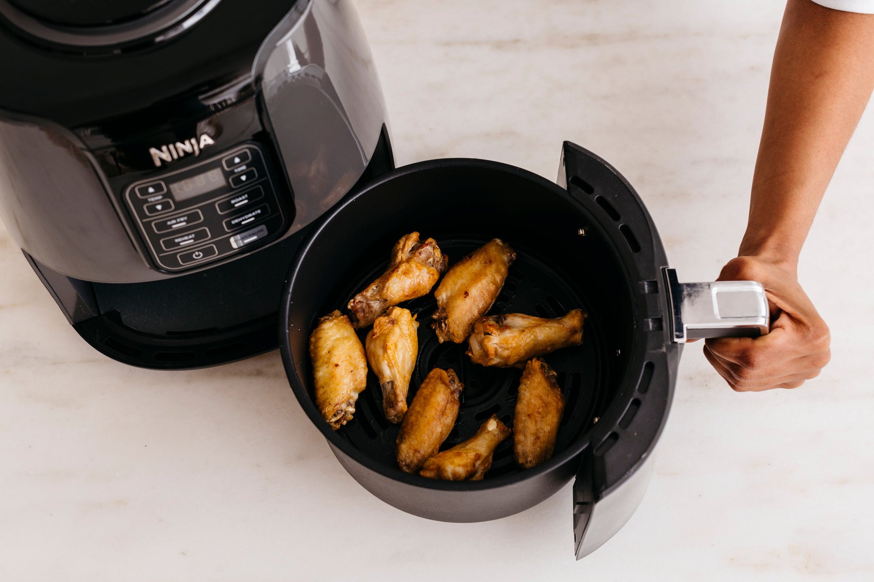 Ninja Air Fryer 4-in-1 Functions, Fry, Roast, Dehydrate, Warm, 3.8Lit, Black Ninja Air Fryer 4-in-1 Functions, Fry, Roast, Dehydrate, Warm, 3.8Lit, Black