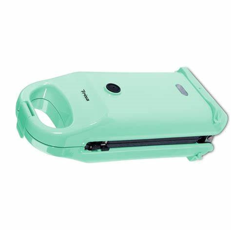 7364.1412 / Trisa Snack Maker "Retro Line" mint green