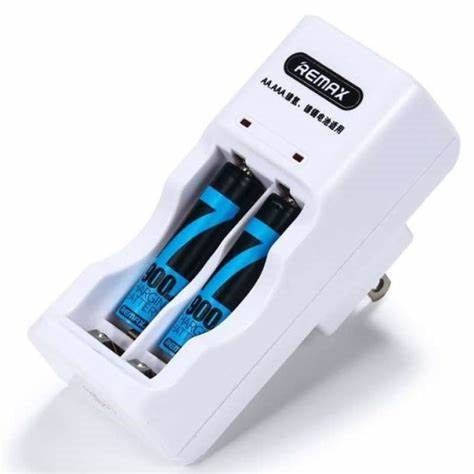 RT-DC02/REMAX GHARGER + BETTERY AA7 Batteries / Black / AA7